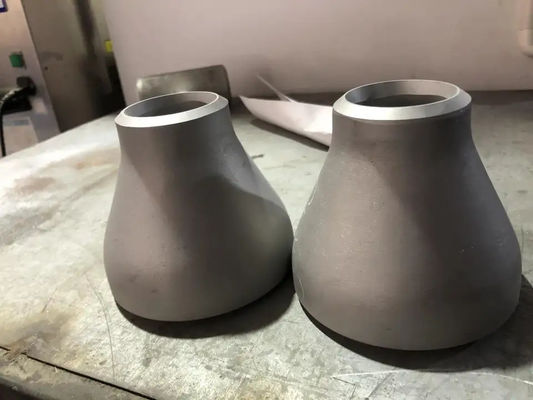 Instalación de tuberías inconsútil de la soldadura de extremo del reductor concéntrico 304/316L del acero inoxidable de ASME B16.9