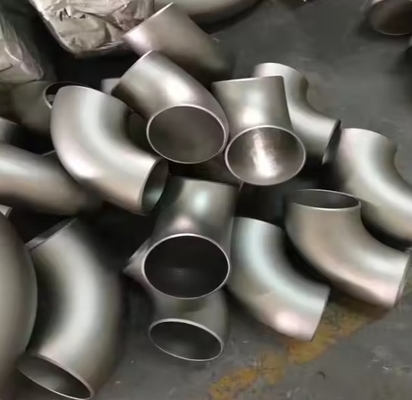 Codo de flexión de acero inoxidable pulido para resistencia a la corrosión en entornos industriales